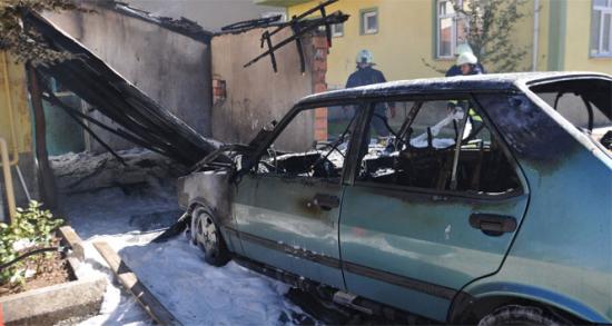 Garajdaki otomobil yandı!