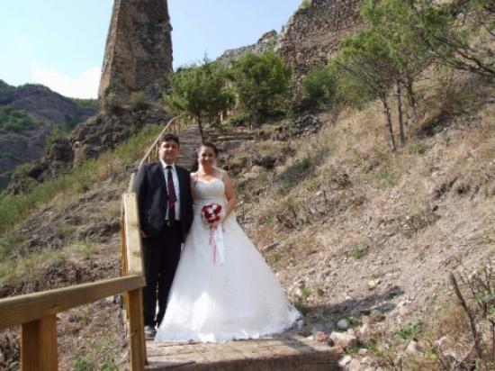 Şavşat Kalesi Düğün Fotoğrafı Çektirmek İsteyenlerin Mekanı Oldu