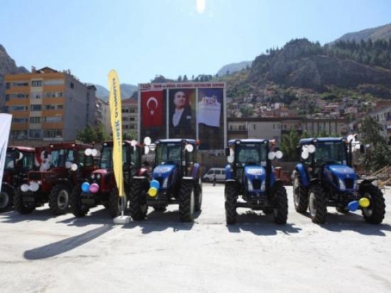 Tkdk'dan Amasya Çiftçisine 72 Traktör