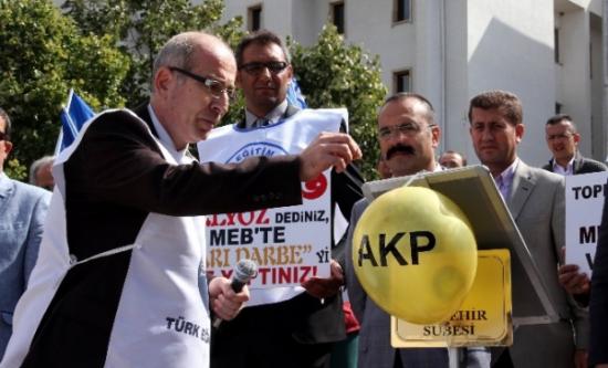 İş Bırakma Eylemi Öğretmenler Balon Patlatıp Kalemlerini Bıraktı