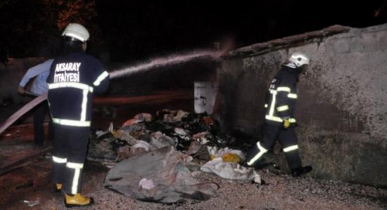 Çöp Yangını Odunluğu Yaktı