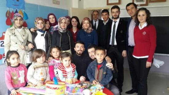 Ak Partili Gençlerden Kuzyaka Okuluna Yardım