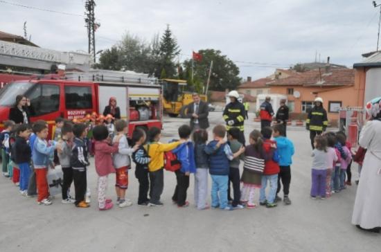 Minikler İtfaiyecilik Haftası'nı Kutladılar