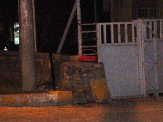 Şüpheli Pakete Değnekli Tekmeli Müdahale