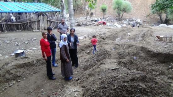 Baran Evi Heyelandan Etkilenen Aileyi Ziyaret Etti