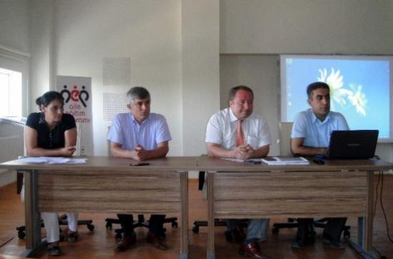 Aile Ve Sosyal Politikalar Müdürlüğü Muhtarları Bilgilendirdi