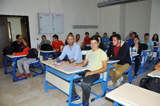 Antrenörlük Yaptığı Okula 43 Yaşında Öğrenci Oldu