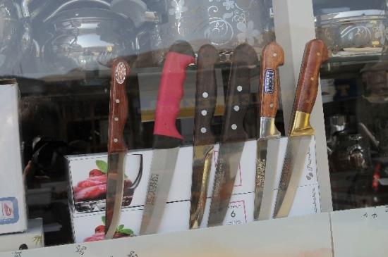 Kurbanlık İçin Bıçak Hazırlıkları Yapılıyor