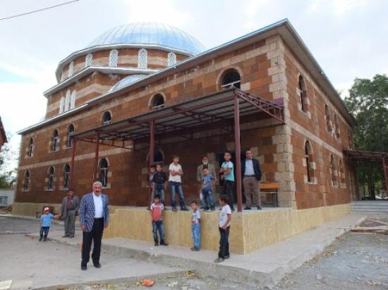 Altınova Belde Belediye Başkanı Merkez Camii İnşaat Çalışmalarını Yerinde İnceledi