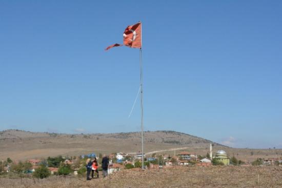 Yıpranan Bayrak Değiştirildi