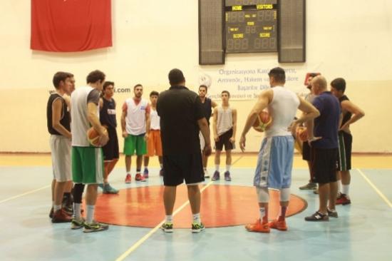 Yalova Belediyespor Kadrosunu Güçlendirdi