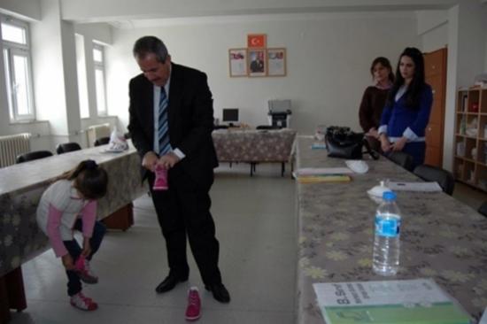 Başkan Gürsoy Ve İşadamı Doğanay'dan Öğrencilere Yardım