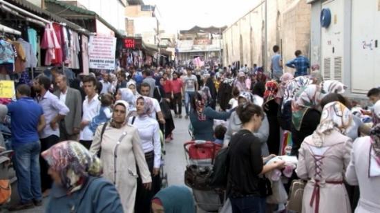 Şanlıurfa'da Arefe Gününde Alışveriş Yoğunluğu