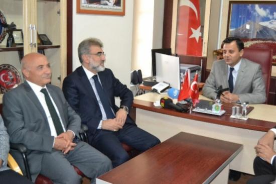 Bakan Yıldız Kayseri'de Ziyaretlerde Bulundu