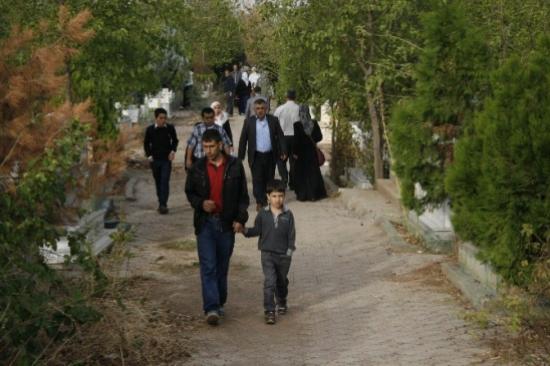 Diyarbakır'da Mezarlıklar Doldu Taştı