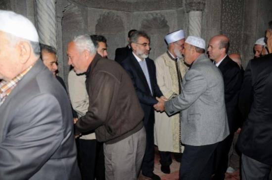 Bakan Yıldız Bayram Namazını Hunat Camii'nde Kıldı