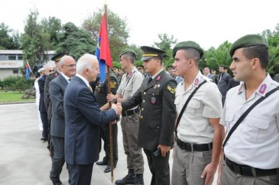 Vali Şahin Askerler Ve Polislerle Bayramlaştı