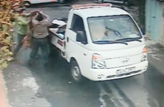 (özel Haber) Camiye Bağışlanan Kurban Derilerini Çaldılar