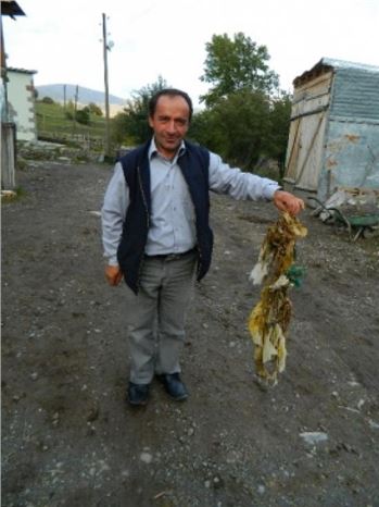 Kurbanın Karnından Çıkan Görenleri Şaşırtıyor