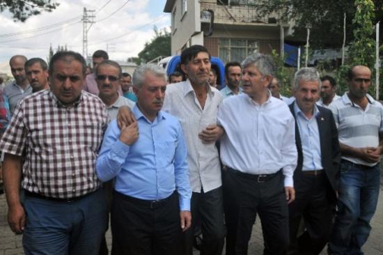 İstanbul'daki Asansör Faciasında Hayatını Kaybeden İnşaat İşçileri Son Yolculuklarına Uğurlanıyor