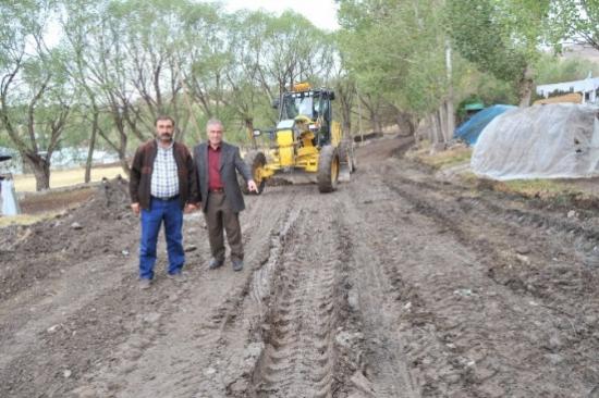 Karşıyaka Mahallesi'nin Çamurlu Yol Sıkıntısı Sona Eriyor