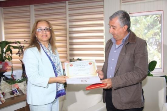 Rektör Kılıç'tan Hayırsever İşadamlarına Plaket