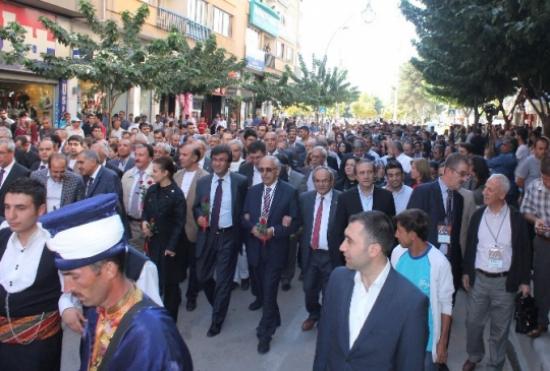 22. Hazar Şiir Akşamları ''şairler Yürüyüşü'' İle Başladı