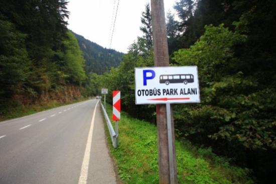 Sümela Manastırı'nı Ziyaret Eden Turistlerin Otobüs Parkı Sorunu Çözüldü