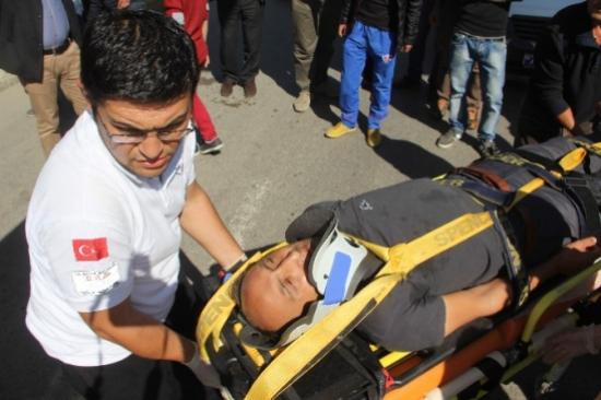 Üst Geçitte İntihara Kalkıştı İp Kopunca Yaralı Kurtuldu