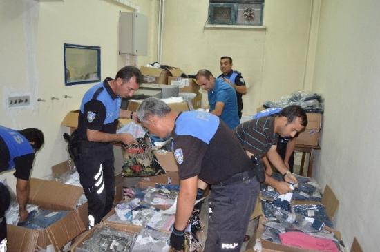 Erzincan İl Emniyet Müdürlüğü Birimlerinden53 Tane İhtiyaç Sahiplerine Kıyafet Yardımı