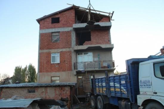 İnşaat'ta İş Kazası: 1 Ağır Yaralı