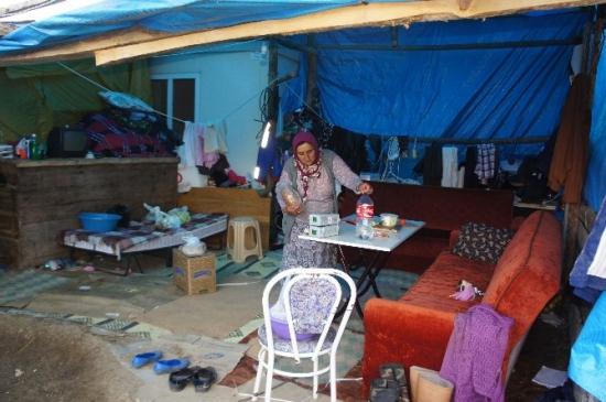 (özel Haber) Kızgın Damadın Yaktığı Evlerde Oturan Vatandaşlar 1,5 Yıldır Mağdur