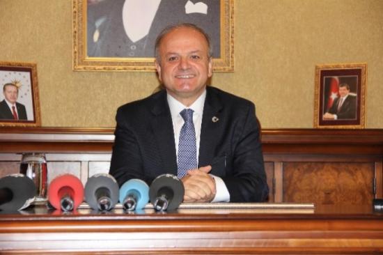 Vali Çakacak Mersinlilerin Kurban Bayramı'nı Kutladı