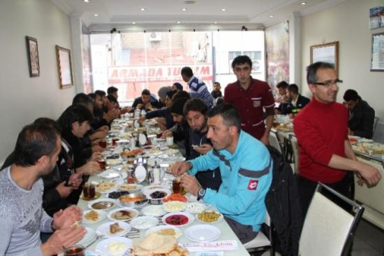 Esnaftan Belediyespor'a Moral Kahvaltısı