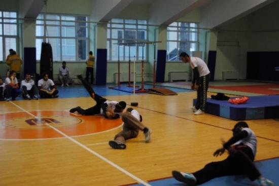 Görme Engellilerle Üniversiteliler Goalball Maçı Yaptı