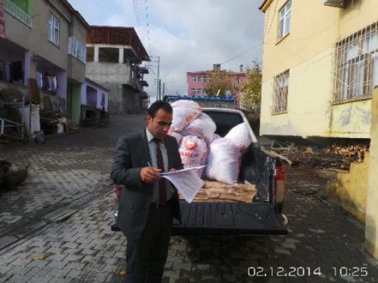 Kulp Kaymakamlığı Kobanili Ailelere Gıda Yardımında Bulundu