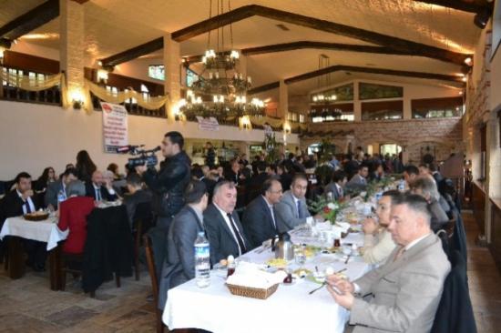 Eğitimcilere Okul Kıyafetleri Tanıtıldı