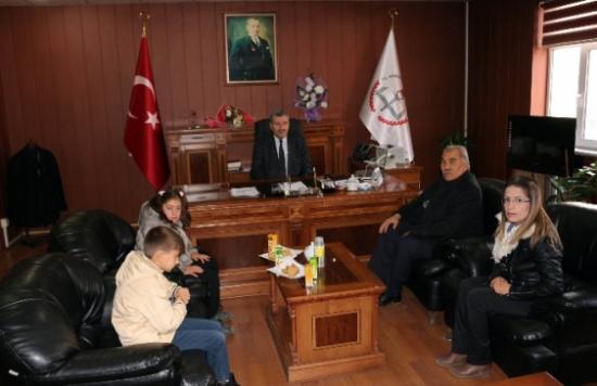 Engelli Öğrencilerden Müdür Dursun'a Ziyaret