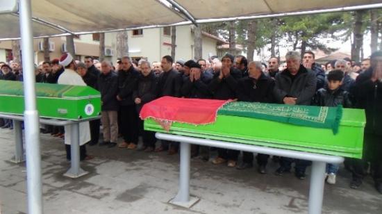 4'üncü Kattan Düşerek Ölen Genç Kadın Son Yolculuğuna Uğurlandı