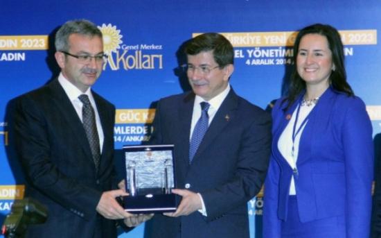 Başkan Köşker'e Başbakan'dan Ödül