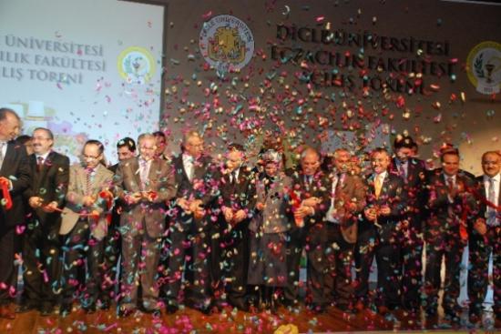 Dü Eczacılık Fakültesi'nin Açılışı Yapıldı
