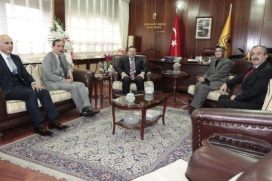 Vali Aksoy Rektör Saraç'ı Ziyaret Etti