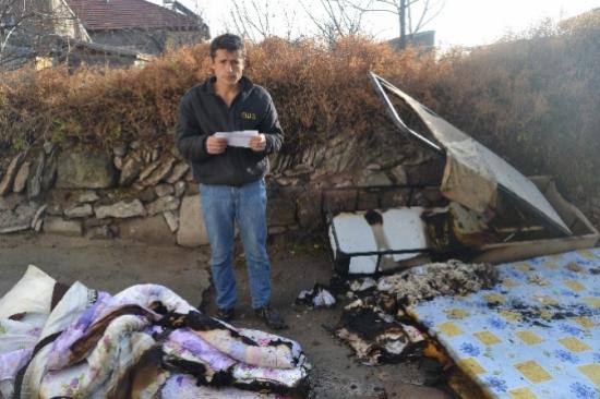 Evleri Yanan Aile Yetkililerden Yardım Bekliyor