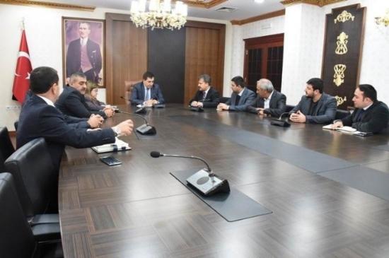 Vali Küçük Güneş Enerjisi Yatırımcıları İle Toplantı Yaptı