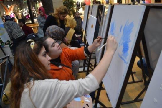 Engelliler Günü Etkinliklerinin Adresi Piazza Oldu