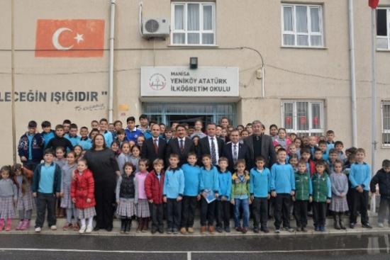 Başkan Çelik Yeniköy'de Okul Aile Birliği İle Buluştu