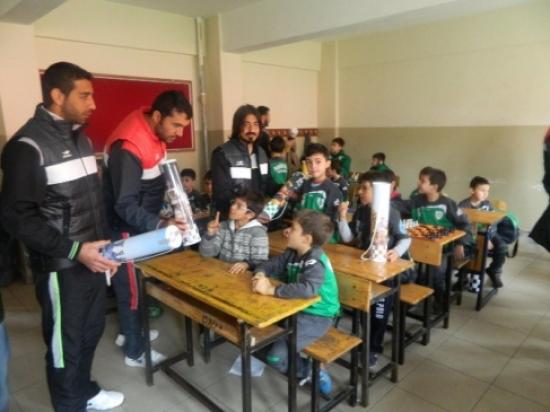 Üzümçolar Hem Eğleniyor Hem Öğreniyor