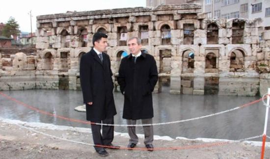 Roma Hamamı Etrafında Tarih Fışkırıyor