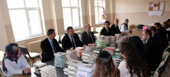 Ağrı'da Kitap Dağıtımı