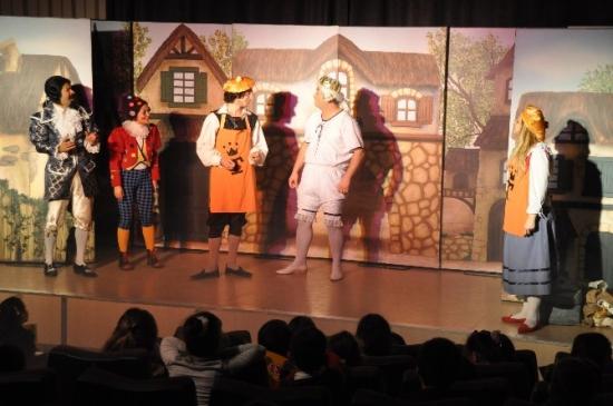 Kartepeli Minikler Tiyatro İle Buluştu